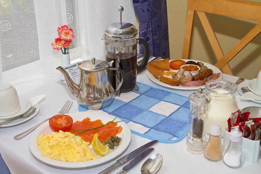Palm Court Couette-café 3*